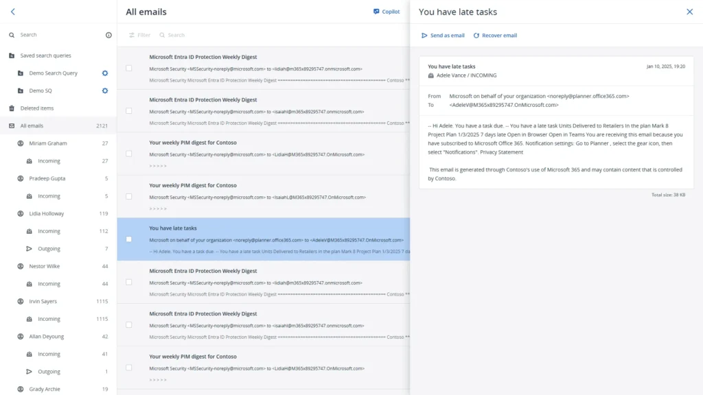 Archivo de correo de Acronis con los mensajes de cada usuario, búsquedas guardadas y un correo abierto con la opción de recuperarlo